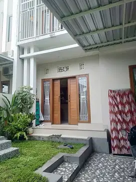 Jual Rumah 2lt di Grenkori ubung kaja lingk Perumahan & Strategis