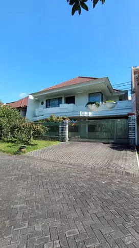 Dijual Rumah Mewah Terawat di Araya Boulevard, Blimbing Malang