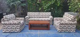 Sofa Besar Set Meja Istimewa