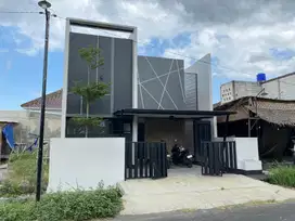 Rumah Baru Kontemporer Modern Asri Tamanmartani, Sleman