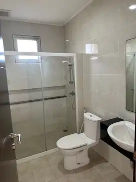 DIJUAL RUMAH GOLF ISLAND PIK 2 LT. UKURAN 8X15M2