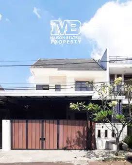 DIJUAL RUMAH FURNISH SIAP HUNI DG LOKASI STRATEGIS, NUSALOKA BSD