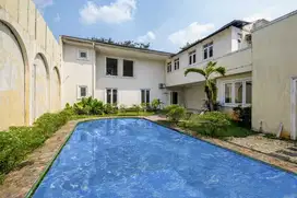 Sewa Rumah Klasik 2 Lantai di Lebak Bulus 5 Kamar