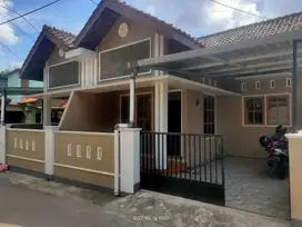 DI KONTRAKAN RUMAH BARU DI SEPUTARAN UTARA SATE MUNGGUR JLN SIDOMOYO