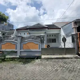 Dijual Rumah Wiyung Puri Lidah Kulon dkt Permata Safira Lembah Harapan