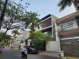 Dijual Rumah Harga BU 3 Lantai Siap Huni di Citra