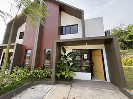 Rumah dgn konsep mezanine akses dekat dengan TOL ,rumah sakit,sekolah