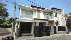 Dijual rumah 2 lantai ponorogo kota dekat alun alun harga nego