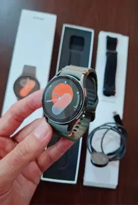 Samsung Galaxy Watch 7 40mm Green Fullset Garansi ON Bonus Smartwatch