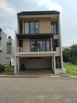 Rumah Mewah Eksklusif 3 Lantai Dekat TMII Jakarta Timur