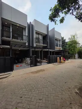 Rumah bangunan mandiri 2 lantai gading serpong