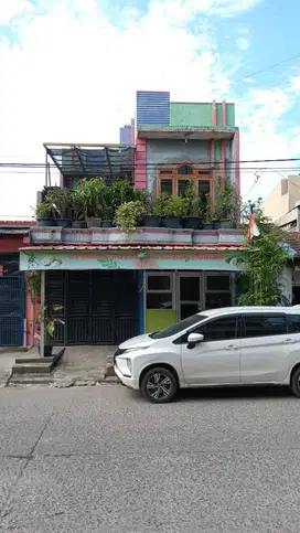 Rumah Luas 2 Lantai – Strategis & Cocok Usaha Kecil, Siap Huni!