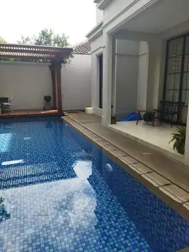 RUMAH MEWAH DENGAN PRIVATE POOL DALAM TOWNHOUSE DI KEMANG JAKSEL