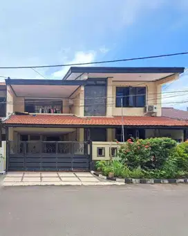 Dijual rumah darmo permai selatan