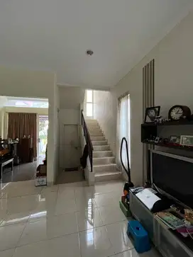Dijual Rumah 2 Lantai Huk Di The Spring Canary Gading Serpong