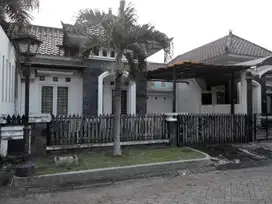 Purimas jual cepat depan taman dan siap huni