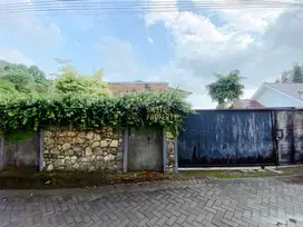 RUMAH LAHAN LUAS DI SLEMAN DEKAT KE RINGROAD UTARA, SLEMAN
