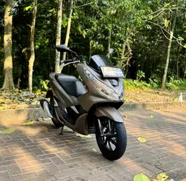 Honda PCX 150 CBS ISS Keyless MULUSSS Pajak Hidup Panjang