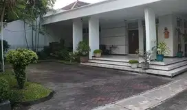 JUAL RUMAH PUSAT KOTA SURABAYA JALAN KAPUAS BISA UNTUK KOMERSIL