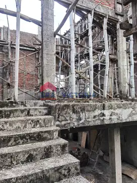 Jual Harga Tanah + Bangunan + Kolam Renang Dalam Perumahan Kota Kediri