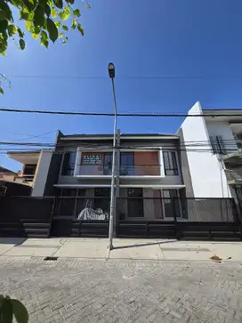 JUAL READY SIAP HUNI RUMAH BARU GRESS KUTISARI INDAH