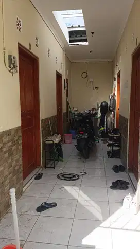 DIJUAL KOS AC UMS 4 KAMAR