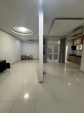 Perumahan Green Lake City 8x18 m Bagus Mewah