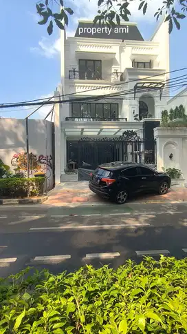 Jual rumah baru di Tebet Jakarta Selatan