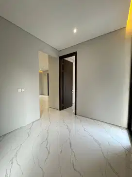 Dekat Radial Road Pakuwon Mall Rumah Woodland Citraland Surabaya Barat