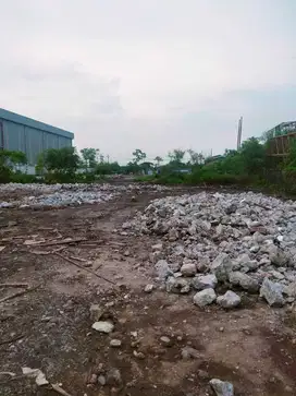Strategis Area Jalan Raya Tanah Osowilangon, Tambak Langoon