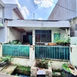 Dijual Rumah Siap Renovasi 146/128  di Paseban, Senen, Jakarta Pusat