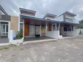 RUMAH SIAP HUNI TANAH LUAS DEKAT KAMPUS UII DI NGAGLIK