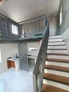Tukang renovasi dan atap baja