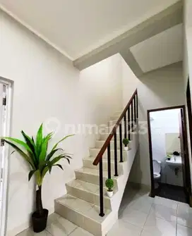Rumah 2 Lantai Bagus Unfurnished SHM di Premier Park 2, Tangerang