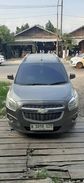 Chevrolet Spin 1.5 LTZ Th 2013 Abu Metalik
