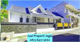 5 Menit kampus UII Jogja, Rumah Cantik Harga Menarik Luas 250m2 SHM