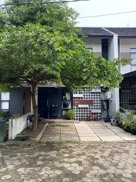 Rumah 2 Lt Hadap Timur 12 Mnt ke Transpark Bintaro Siap KPR J-36280