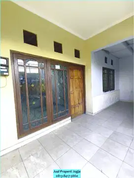 Pinggir Jalan, Jual Rumah Murah Banting Harga Butuh Uang Area Congcat