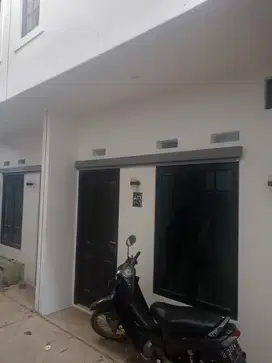 Rumah siap huni akses mobil dekat ke cawang di batu ampar Kramat jati