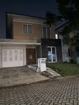 Dijual cepat! Rumah fully furnised di  kawasan premium premier park 1