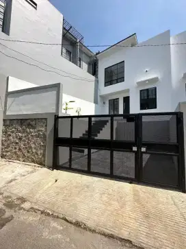 Rumah baru dekat ke pasilitas umum ciracas Jakarta timur