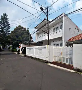 Z77 Rumah Strategis 250 m2 Murah Cipete Utara Jakarta Selatan