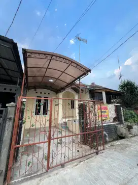 Dikontrakkan Rumah di komplek perumhan Taman kenari jagorawi cibinong