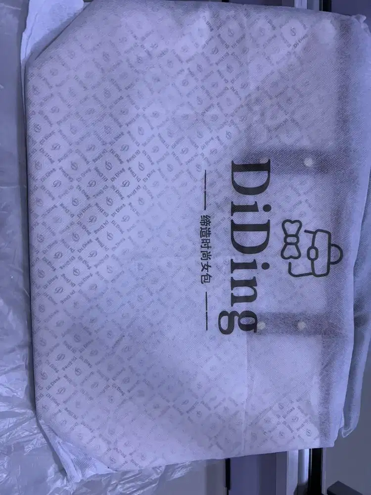 Tote diding putih corak