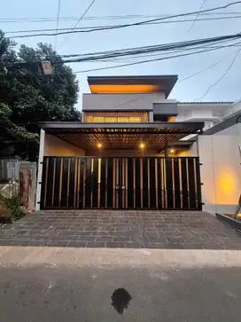 Di Jual Rumah Mewah di.komplek Pondok kelapa Duren Sawit Jak Tim