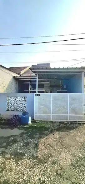 Rumah 17 Mnt ke The Park Sawangan Hadap Selatan Siap KPR J-36455