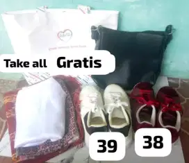Sepatu 2 pcs preloved, mukena, 2tas