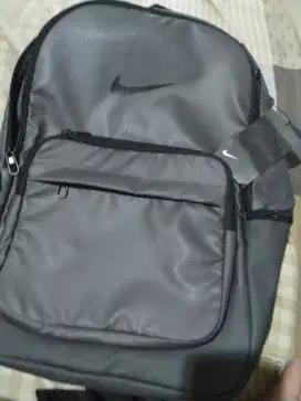 Tas Nike Masih Baru