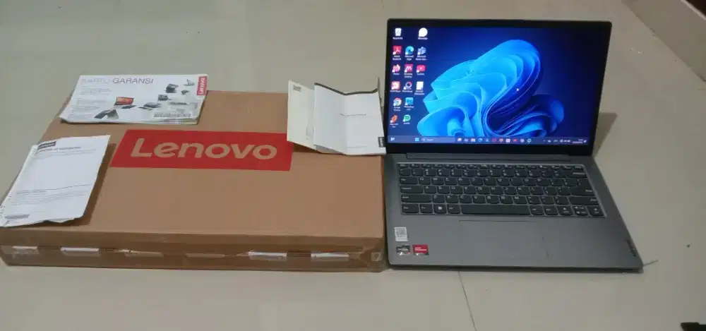 LAPTOP LENOVO (PEMAKAIAN 4 BULAN)