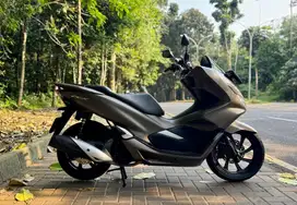 Honda PCX 150 CBS ISS Keyless MULUSSS Pajak Hidup Panjang